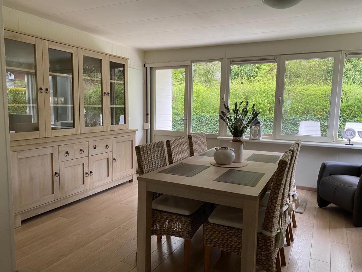 Bungalow Scheldezicht in Zeeland dicht bij zee Scherpenisse Buitenkant foto