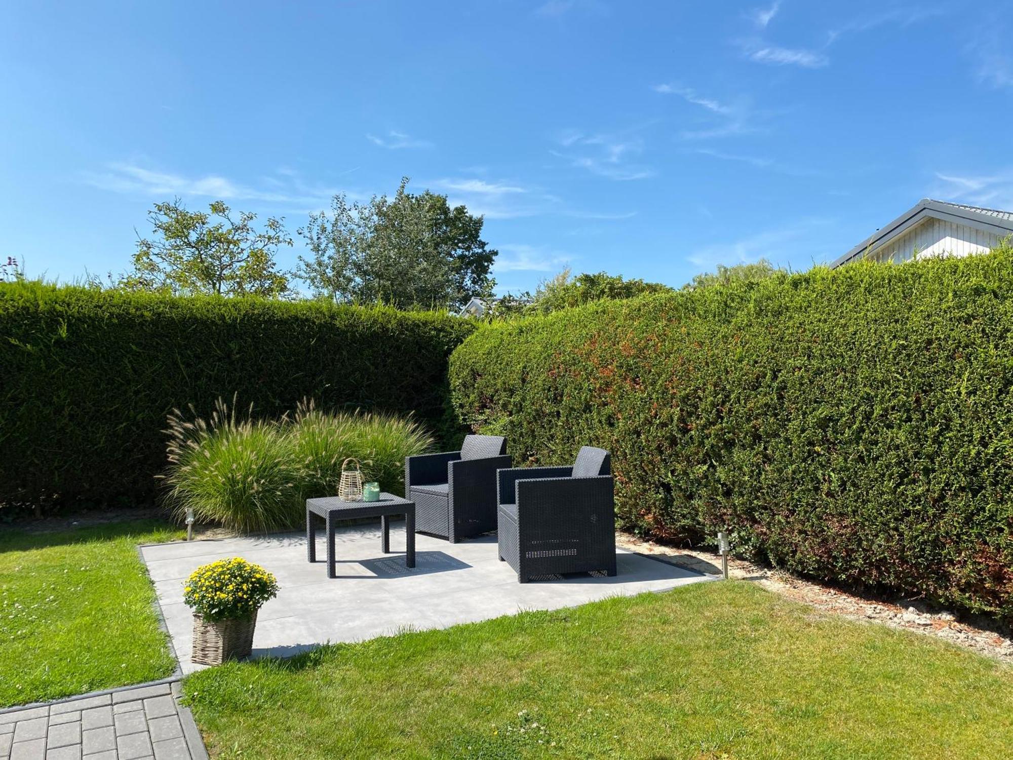 Bungalow Scheldezicht in Zeeland dicht bij zee Scherpenisse Buitenkant foto